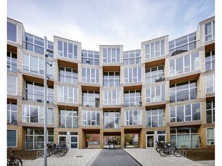 Dortheavej Residence in Kopenhagen: Das dänische Büro BIG (Bjarke Ingels Group) realisierte einen ausdrucksstarken Modulbau mit 66 günstigen Wohnungen. 
