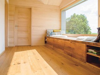 Neun verschiedene Holzarten kamen zum Einsatz.

