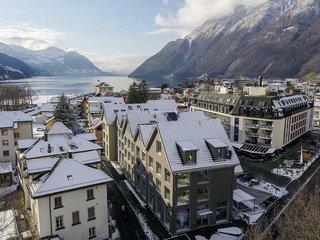 Holz statt Beton: Im Tragwerk der Mehrfamilienhäuser wurden insgesamt 841 Kubikmeter Schweizer Holz verbaut. Das macht den Bau annähernd klimaneutral.
