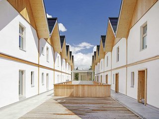 Sie ist wie ein Dorf im Dorf: Die Siedlung «Im Vogelsang» im Zürcher Oberland setzt auf ganzheitliche Nachhaltigkeit – sozial, kulturell und ökologisch.
