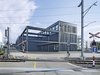 Die einfache und nachhaltige Bauweise verschafft dem Haus einen zeitgemässen Auftritt und setzt zugleich einen starken Akzent im neuen Bahnhofsareal.
